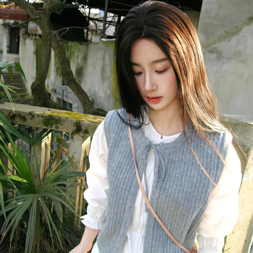 她房间里的云