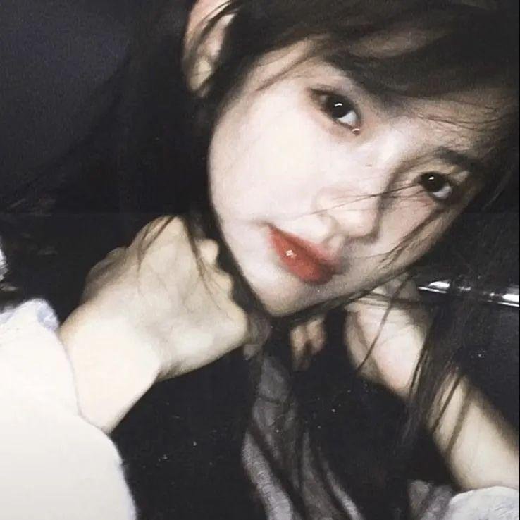 迎风伫立的狮子